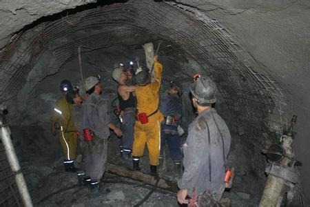霍尔果斯工程爆破中的危险因素分析以及应对工程爆破危险的措施